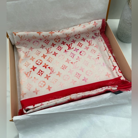 ❌SOLD❌🔥RARE!!! Louis Vuitton•Sunrise Aquarelle Shawl 55 x 55 - Picture 2 of 6